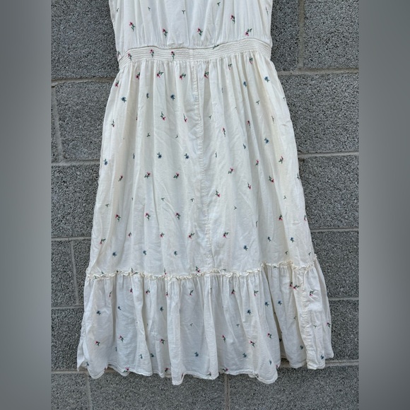 Old Navy Large Maxi Dress Cream Dainty Embroidered Floral Peasant Tiered Pockets - Picture 10 of 14